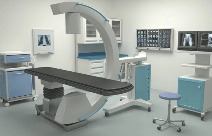 Uno studio medico ben equipaggiato con attrezzatura e macchinari professionali
